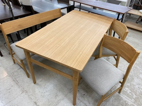 家具のダイニングセット