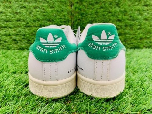 adidas　アディダスのスタンスミス　STAN SMITH
