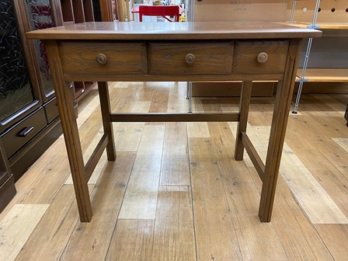 デスク＆チェアの大和市　中古家具