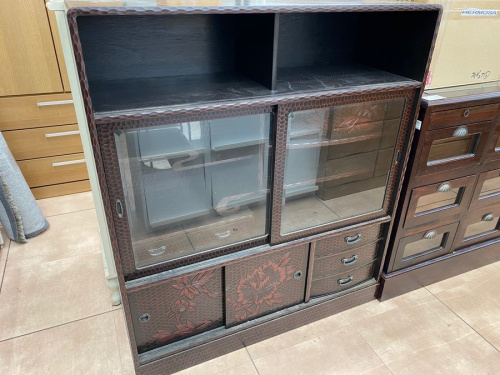 鎌倉彫の茶箪笥