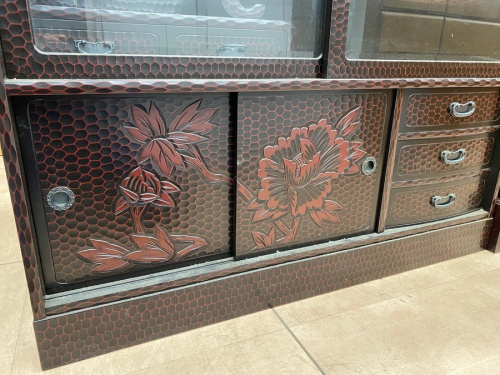 和家具！鎌倉彫(かまくらぼり)の茶箪笥買取入荷！【大和店】｜2020年10