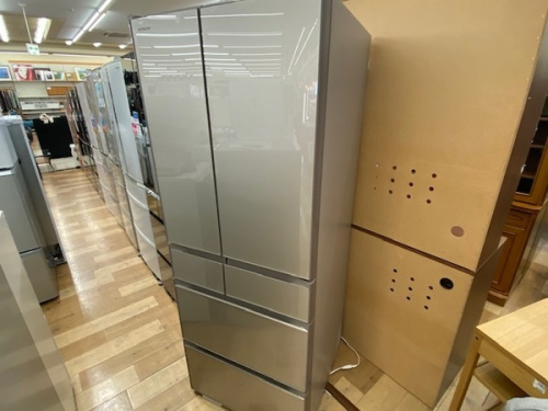 生活家電の6ドア冷蔵庫