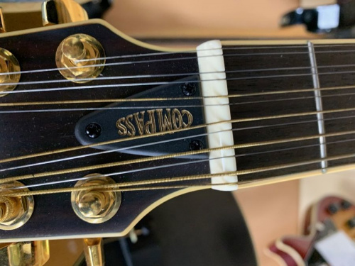 ギターのヤマハ