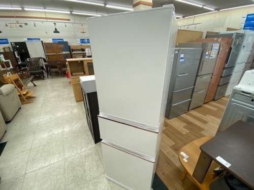 生活家電の3ドア冷蔵庫