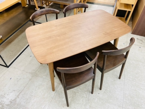 家具のダイニングセット