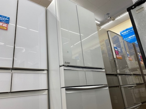 生活家電の6ドア冷蔵庫