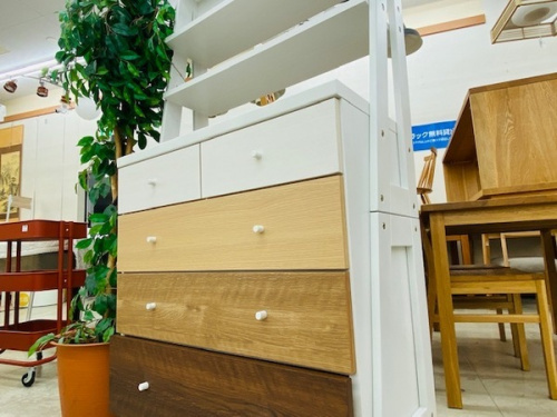 家具のチェストラック