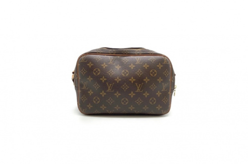 財布のLOUIS VUITTON　大和