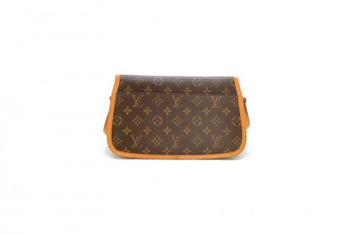 財布のLOUIS VUITTON　大和