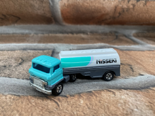 ミニカー　クラシック ホットウィールの大和　おもちゃ　