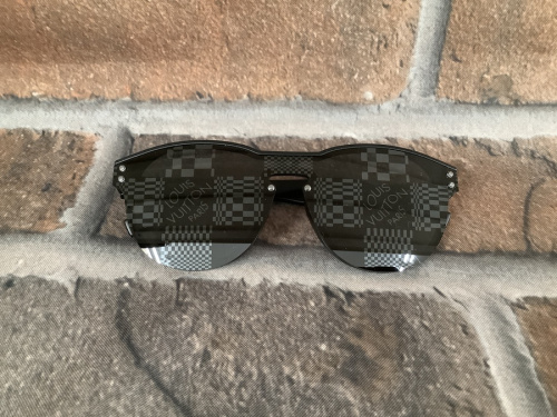 サングラスのLOUIS VUITTON 大和