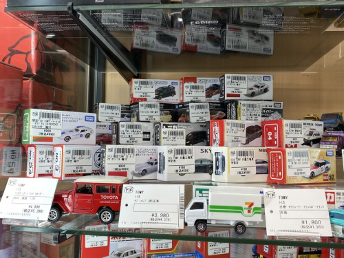 おもちゃのトミカ