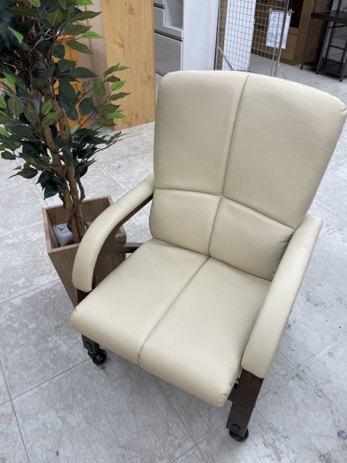 中古家具のイス
