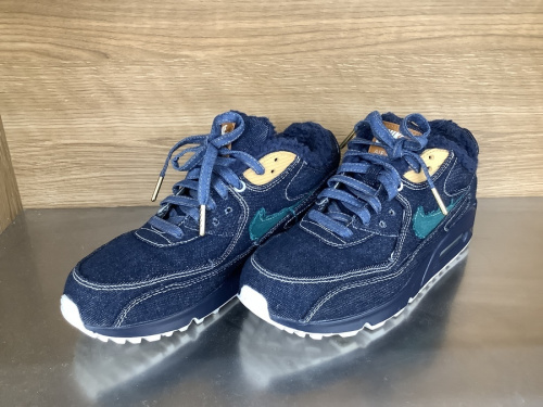レディースファッションのスニーカー