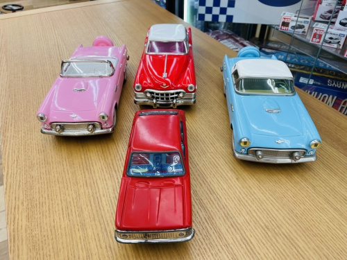 ミニカーのブリキ