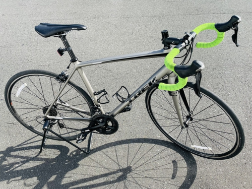 スポーツ用品の自転車