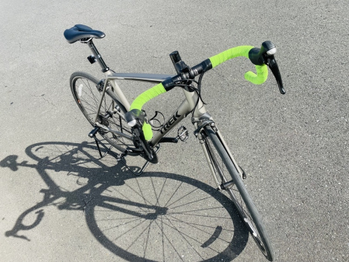 自転車のロードバイク