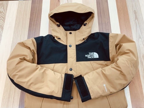 アウターのダウンジャケット