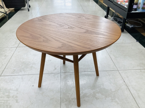 家具のローテーブル