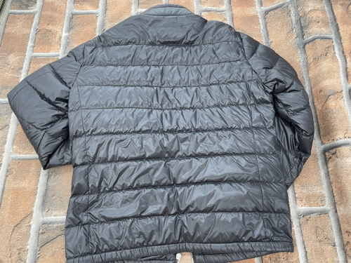 ダウンジャケットのプラダ