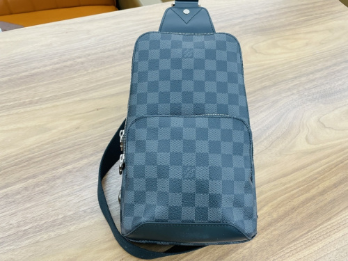 スリングバッグのダミエ