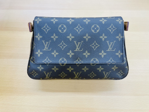 LOUIS VUITTONのモノグラム
