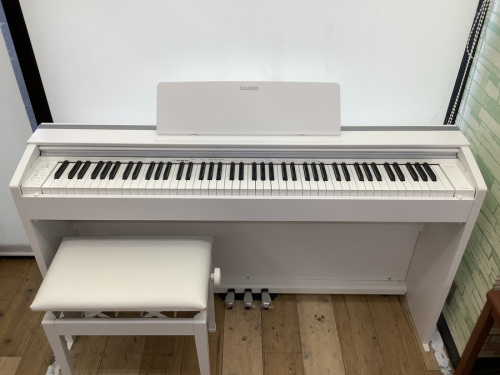 中古楽器店の電子ピアノ