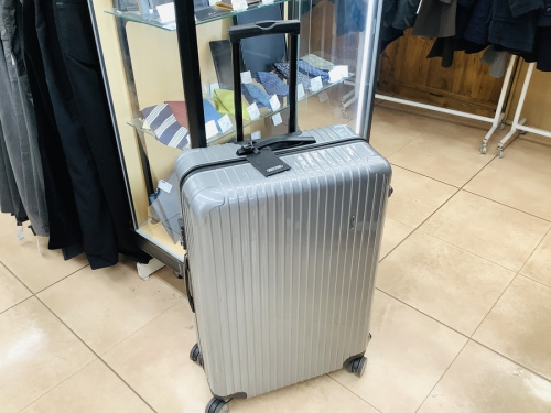 メンズファッションのRIMOWA