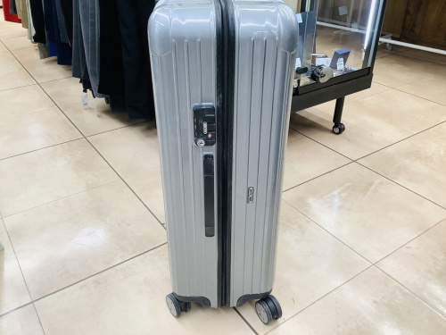 スーツケースのリモワ