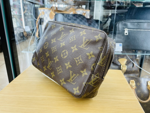 ブランド・ラグジュアリーのLOUIS VUITTON