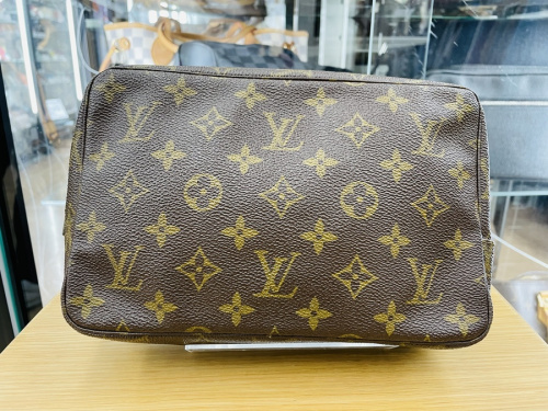 LOUIS VUITTONのモノグラム