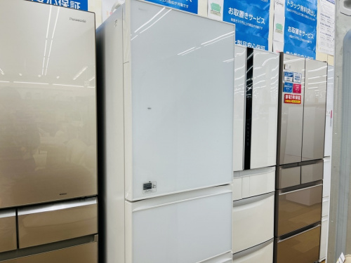 生活家電の6ドア冷蔵庫