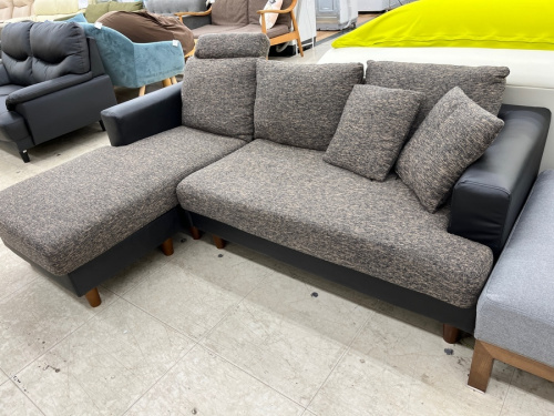 家具の3人掛けソファー