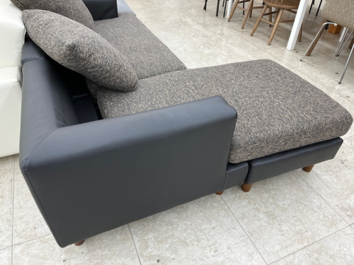 3人掛けソファーのLOWYA(ロウヤ)