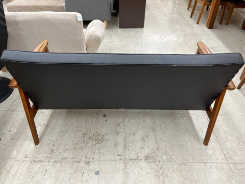 2人掛けソファーのカリモク60