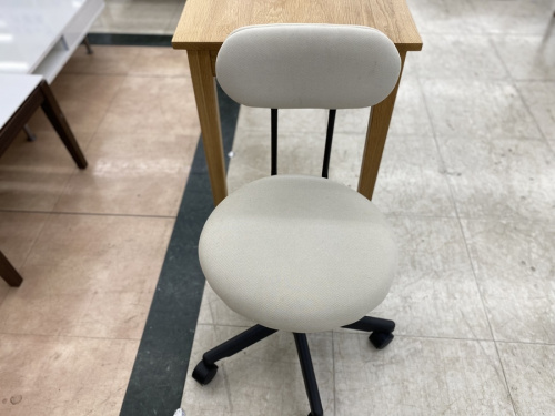 ライティングデスクの無印良品