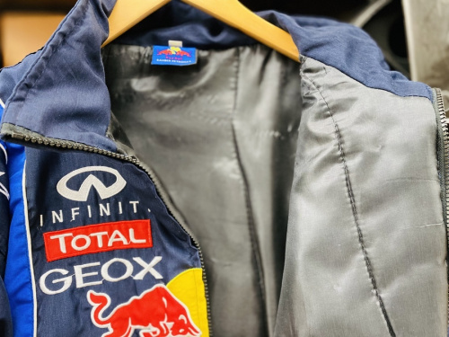 レッドブルの大和 中古衣類