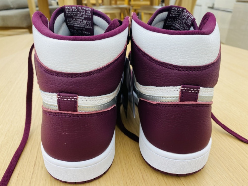 555088-611のスニーカー買取