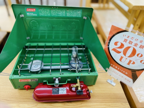 アウトドア用品のコンパクトツーバーナー