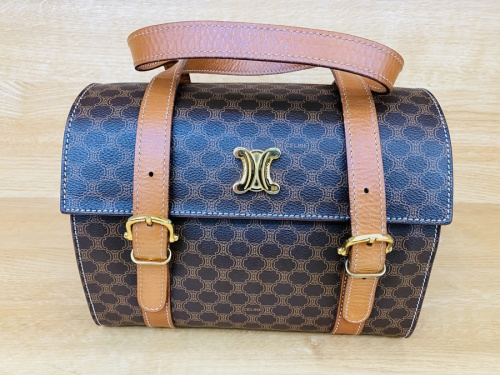 ハンドバッグのCELINE
