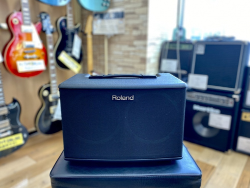 中古楽器店のアンプ