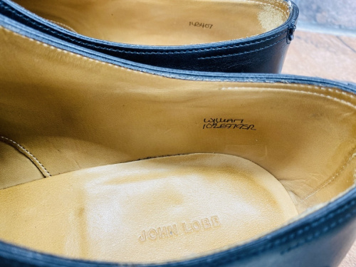 ジョンロブのダブルモンクストラップシューズ