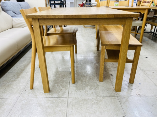 ダイニングセットのベンチダイニング