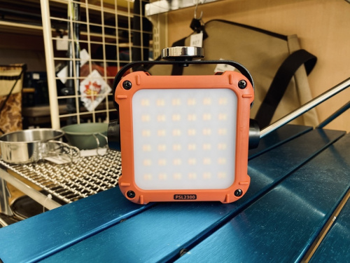 アウトドア用品のランタン