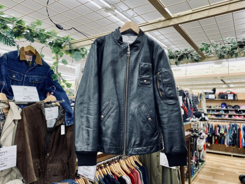 ジャケットのVivienne Westwood