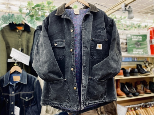 カバーオールのCarhartt