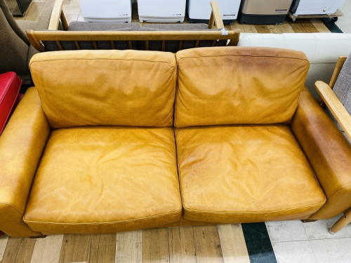 レザーソファのACME FURNITURE
