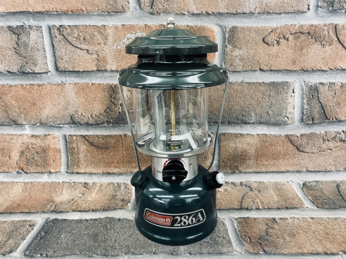 アウトドア用品のランタン