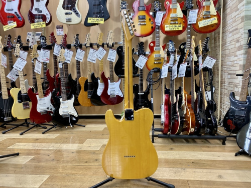 ギターのFENDER
