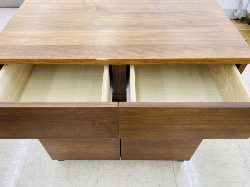 キャビネットのハンガーラック